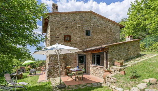 Stunning private villa for 7 people with A/C, WIFI, TV, patio and panoramic view