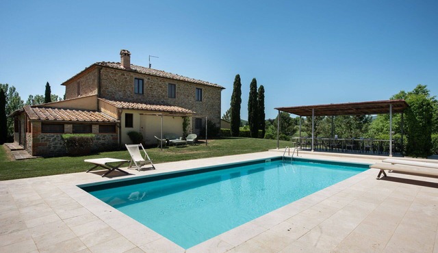 Stunning private villa for 24 people with private pool, A/C, WIFI, TV, patio and panoramic view