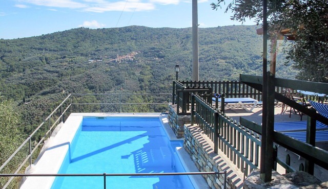 Stunning private villa with private pool, WIFI, TV, terrace, pets allowed and panoramic view