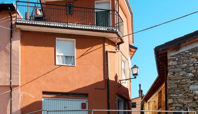 Stunning private villa for 5 guests with WIFI, TV, terrace, pets allowed and panoramic view