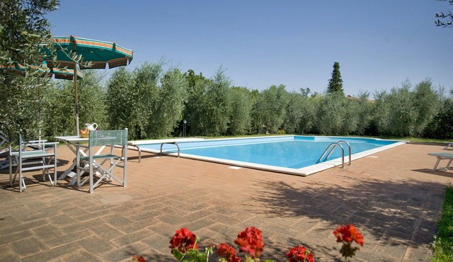 Stunning private villa for 8 guests with A/C, WIFI, private pool, TV and patio