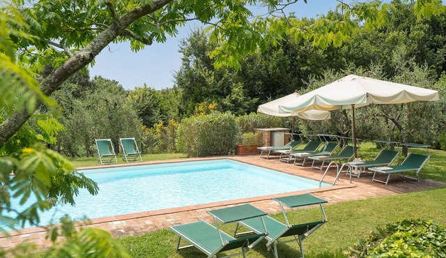 Stunning private villa for 14 guests with A/C, WIFI, private pool, TV, patio and panoramic view