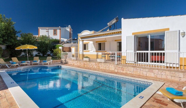 Stunning private villa for 6 guests with A/C, WIFI, private pool, TV and terrace