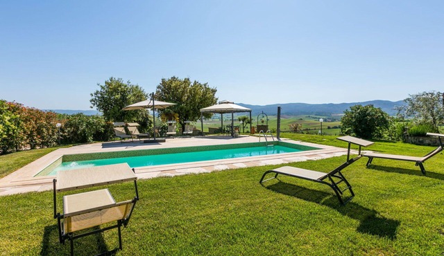 Stunning villa for 10 guests with WIFI, private pool, TV, patio and panoramic view