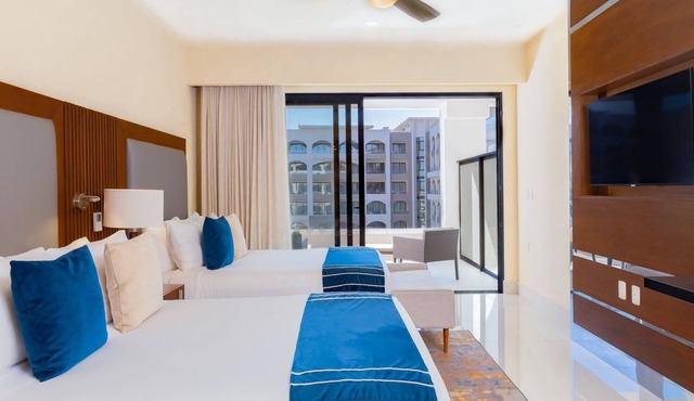Stunning views Studio at Villa la Valencia.n