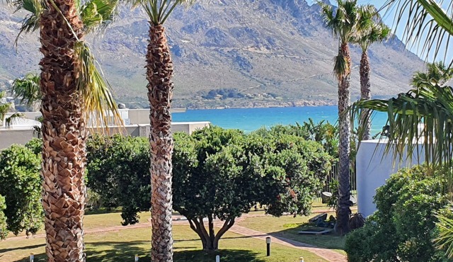 Stunning views apartment close to Cape Town