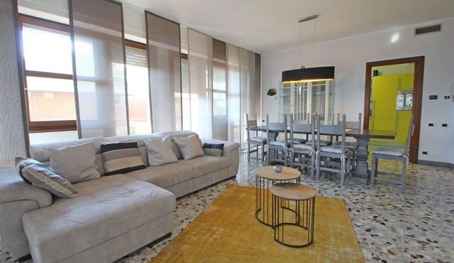 Stunning villa for 6 guests with WIFI, TV, terrace and panoramic view, close to Forte Dei Marmi