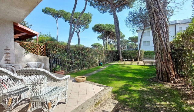 Stunning villa for 5 guests with WIFI, A/C, TV, terrace and pets allowed, close to Forte Dei Ma.