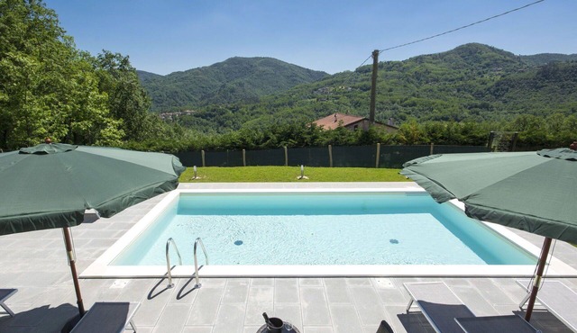 Stunning villa for 4 people with A/C, pool, WIFI, TV, terrace, pets allowed and panoramic view