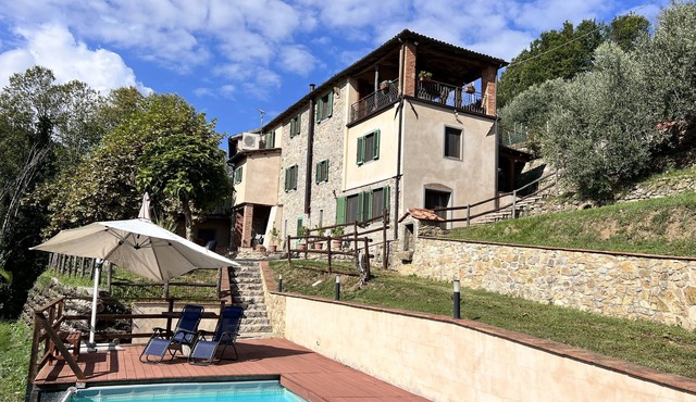 Stunning villa with private pool, panoramic views, walk to medieval village