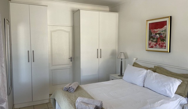Stylish 1 Bed Apartment - 308