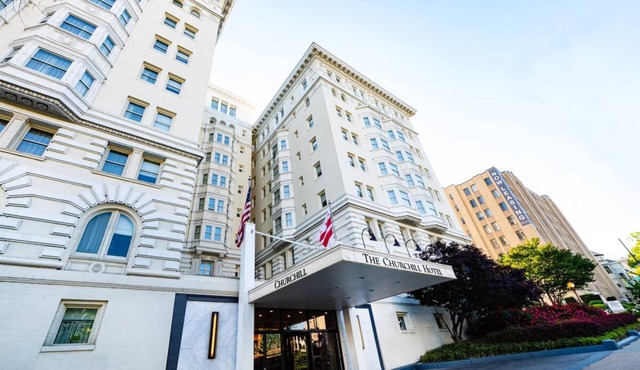 Stylish 1 BR Suite King | 1.6 mi to Embassy Row| 1.4 mi to White House