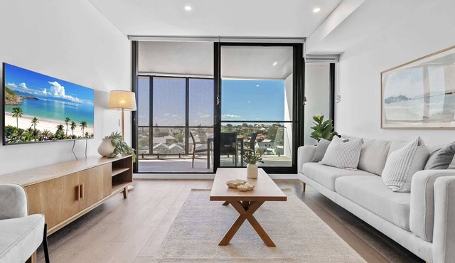 Stylish 2-Bed Unit with Views & Rooftop Access