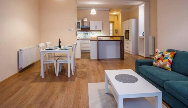 Stylish 2-Bedroom Apartment in Budapest’s Trendy Riverside District