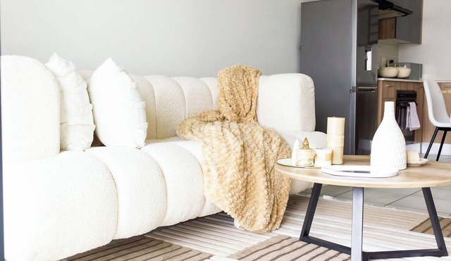 Stylish 2BR Retreat with Pool,Fast WiFi,Near Sandton City.