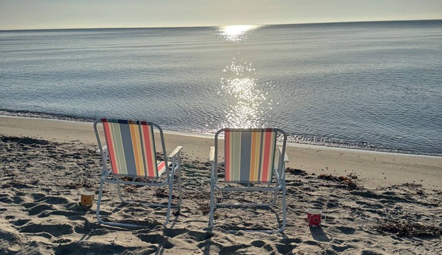 Stylish boutique apartment steps from the beach - perfect for 2 adults
