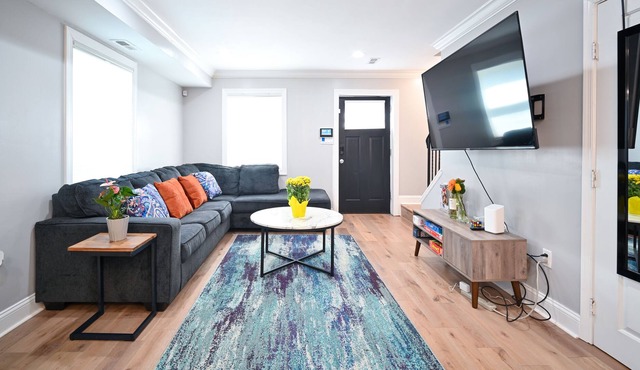 Stylish, Bright & Comfy ★ Near MGM Casino, Parking