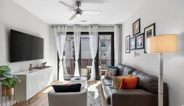 Stylish Condo Pool Access + Firepit | Near Vanderbilt + Gulch | Midtown Stay