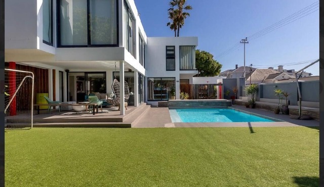 Stylish Family Retreat in the Heart of Fresnaye-JGM Property Rental