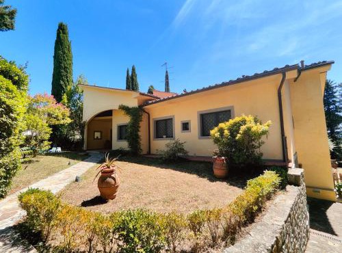 Stylish Florentine villa 4 bedrooms with Fun POOL