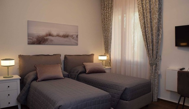 Stylish Luxury Apartment in Florence - Walk to City Center!"