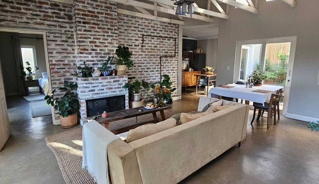 Stylish Secure House in Upmarket Parktown North