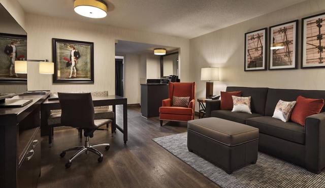 Stylish Suites | Proximity to Downtown DC & National Zoo | Pool, Free Breakfast!