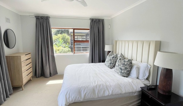 Sunny Spacious Mountain and Seaviews Walk everywhere