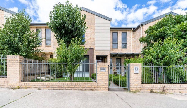 Superb 3BR Townhouse near Town Centre!