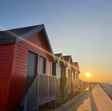 Surf & Stay - Muizenberg Beach