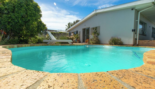 SurfWay beach cottage - Your Cape beach getaway