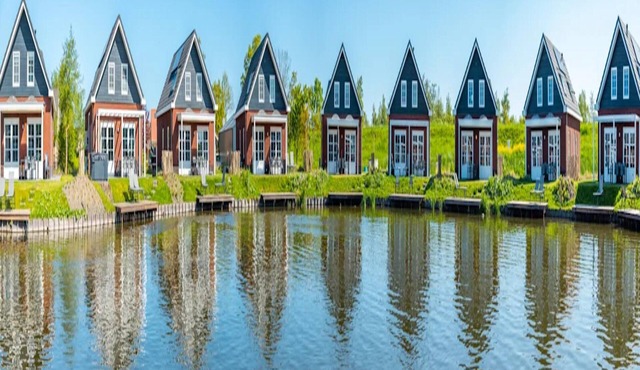 Sustainable Water Villa With Sauna