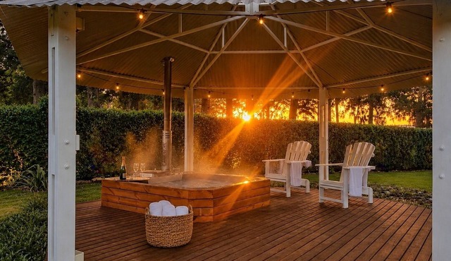 Swannie Creek - Private Hot Tub Retreat in the Elgin Valley!