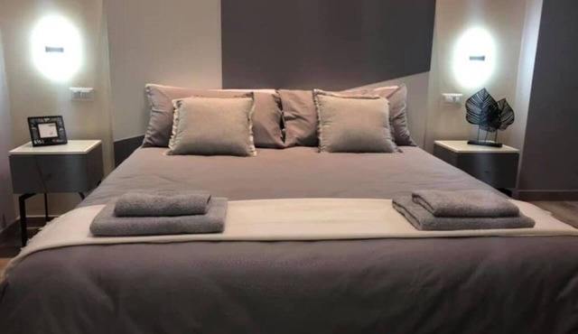 Sweet Room - Room 2 - 10 minutes from the Fair and the central station