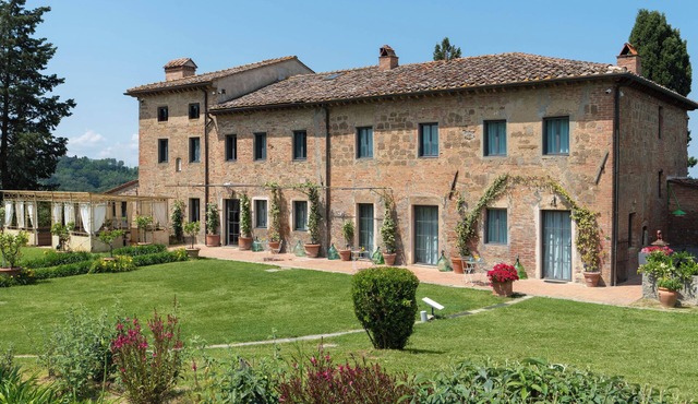 Tenuta Aquadivina Luxury Mansion in Tuscany