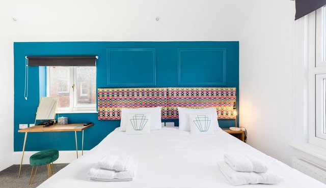 The Adelphi | Super King Studio + Free Private Parking