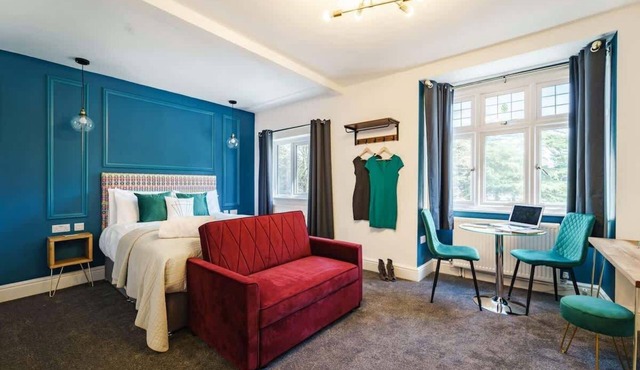 The Adelphi | King & Sofa Bed Studio