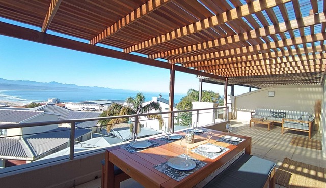 The Aquarella | 3BD Coastal Stay with Sea Views