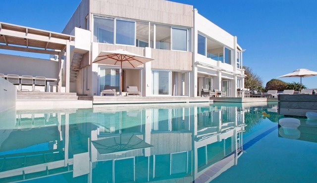 The Bay House - Luxury Coastal Living in Kommetjie