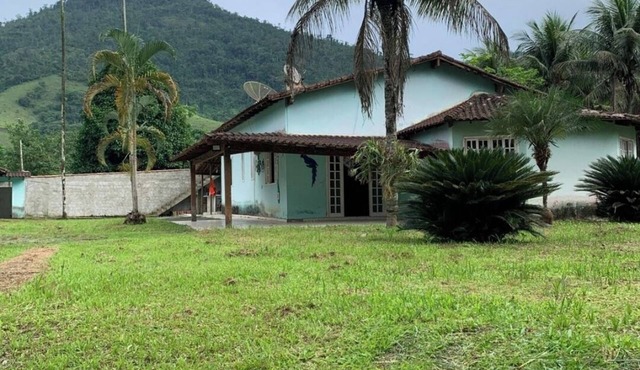THE BEST FARMHOUSE IN A CITY WITH A BEACH
