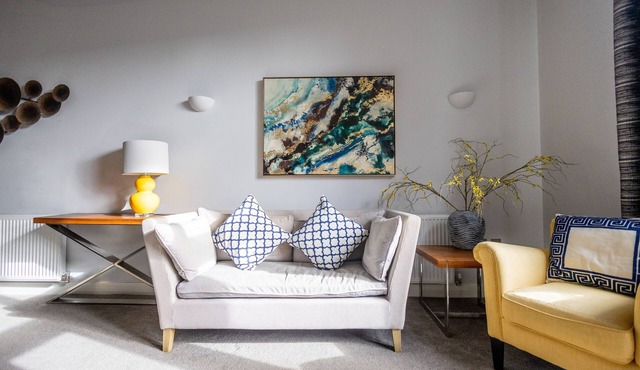 The Beauchamp Suite Dunara 4 | Leamington Spa Holiday Let | 1 Bed & Sleeps 2