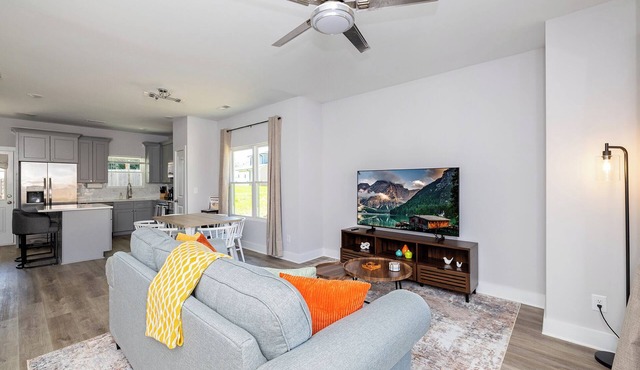 The Birch ~ Modern 3BR, Walk to DT Kannapolis