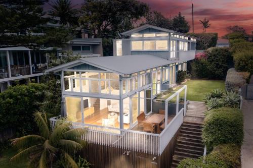 The Bungan - Beachfront w Access to Bungan Beach