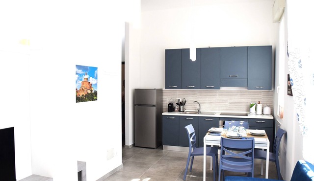 THE DIMORA IN BLUE NEAR THE FAIR, UNIVERSITY, SANT'ORSOLA POLICY CENTER.