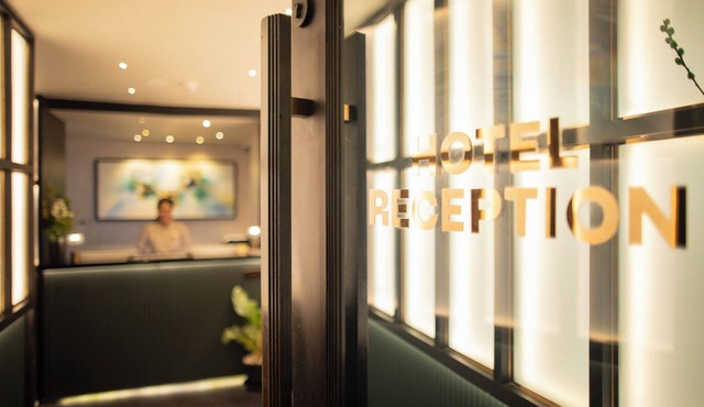 The Gravitique Hotel Khaosan