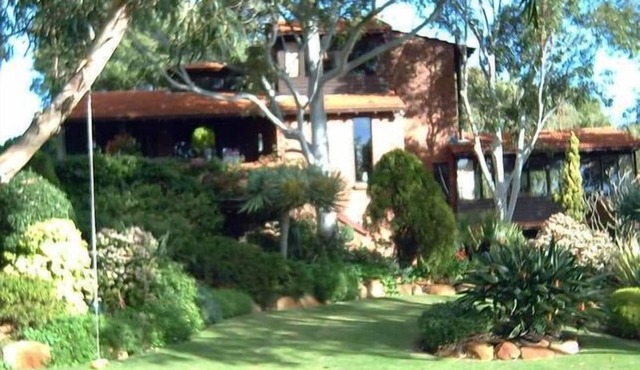 The Gums, Garden Apartment.