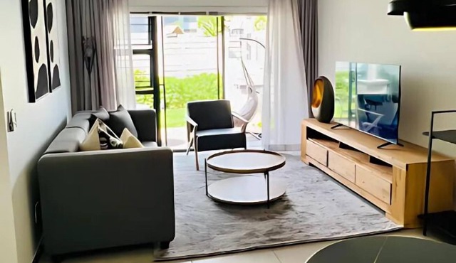 The Henlee Apartment Tocara