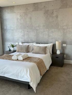 The Houghton's Hotel - Modern Day Home Two-Bedroom Apartment
