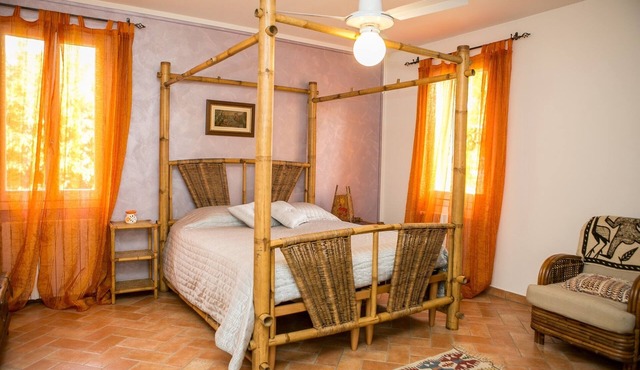 "The house in the park" B&B rural hospitality located in the Padana countryside.