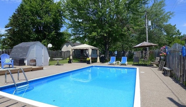 The Lake Erie Retreat | Pool, Hot Tub, Fire Pit, Lake Views. Pet Friendly!
